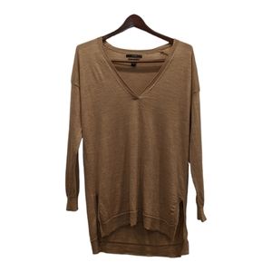 Tahari Camel Coloured 100% Extra Fine Merino High-Low V-neck Sweater Size L